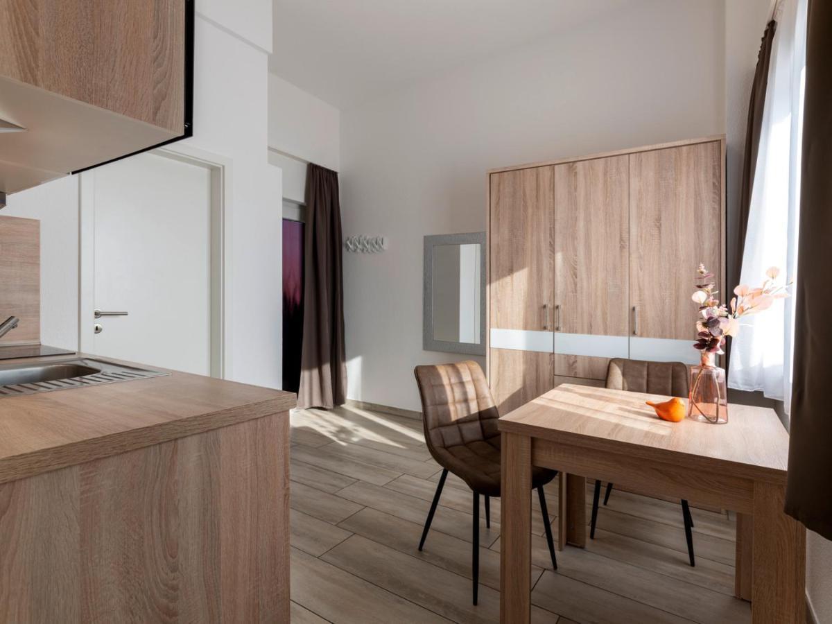 Gleuel Inn - Digital Hotel & Serviced Apartments & Boardinghouse Mit Voll Ausgestatteten Kuechen Хюрт Экстерьер фото